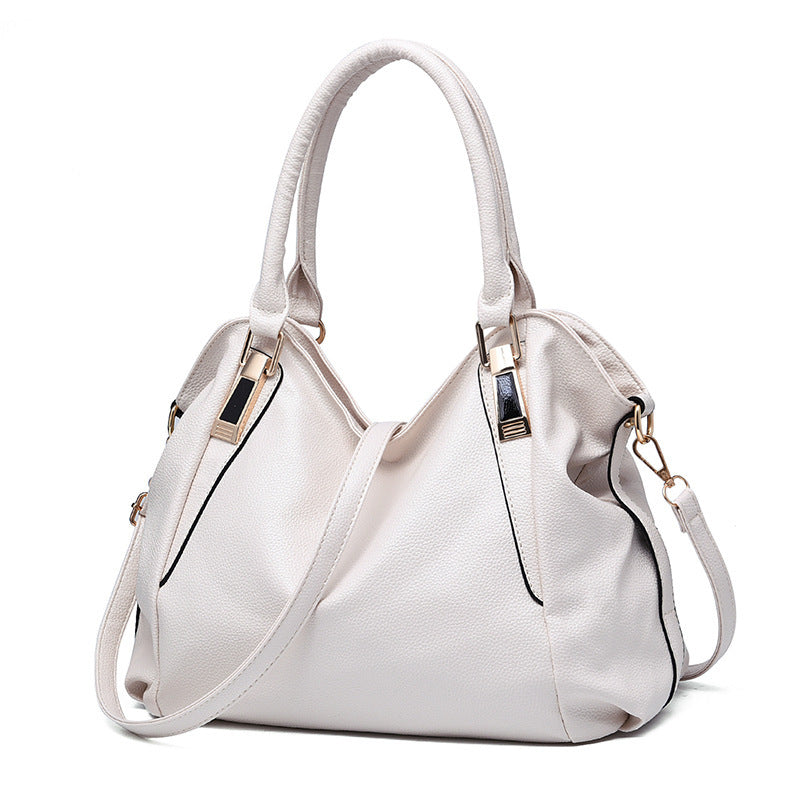 new bag bag ladies classic casual fashion bag Crossbody Bag female hand on behalf of a bill of lading
