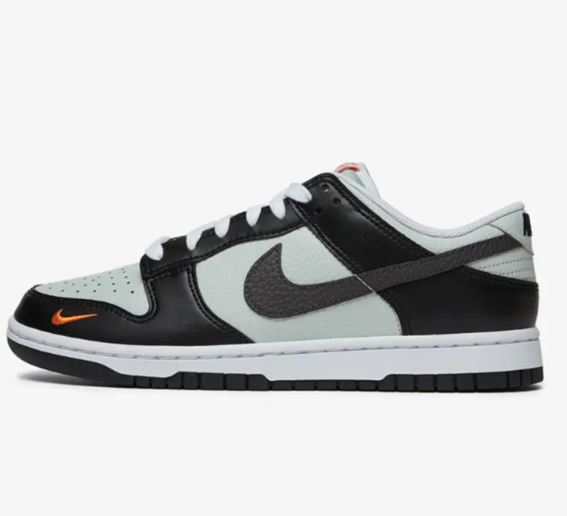 Nike SB Dunk Low Shoes
