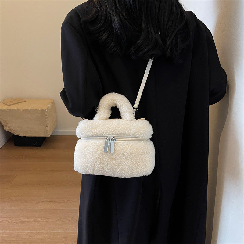 Women’s Lamb Wool Bag – Cozy Plush Winter Shoulder Handbag