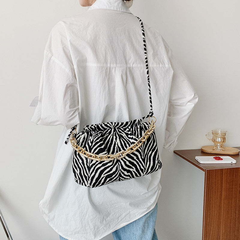 Fashion Cloud Shoulder Bag – Western Style Chain Fold Armpit Bag for Women