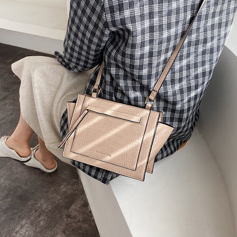 Fashion Western Style Large Capacity Messenger Bag for Women