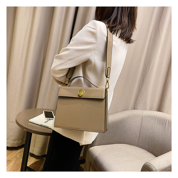 Fashionable Wide Strap Shoulder Messenger Bag for Women