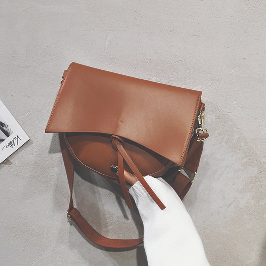 Women’s Retro Shoulder Bag – Stylish Broadband Messenger Bag