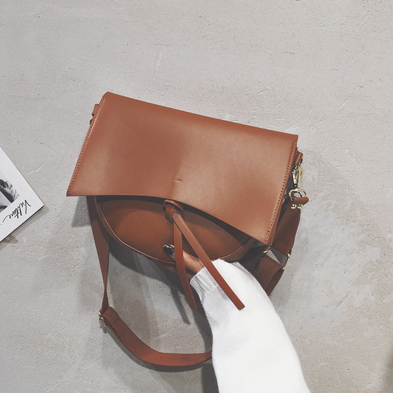 Women’s Retro Shoulder Bag – Stylish Broadband Messenger Bag