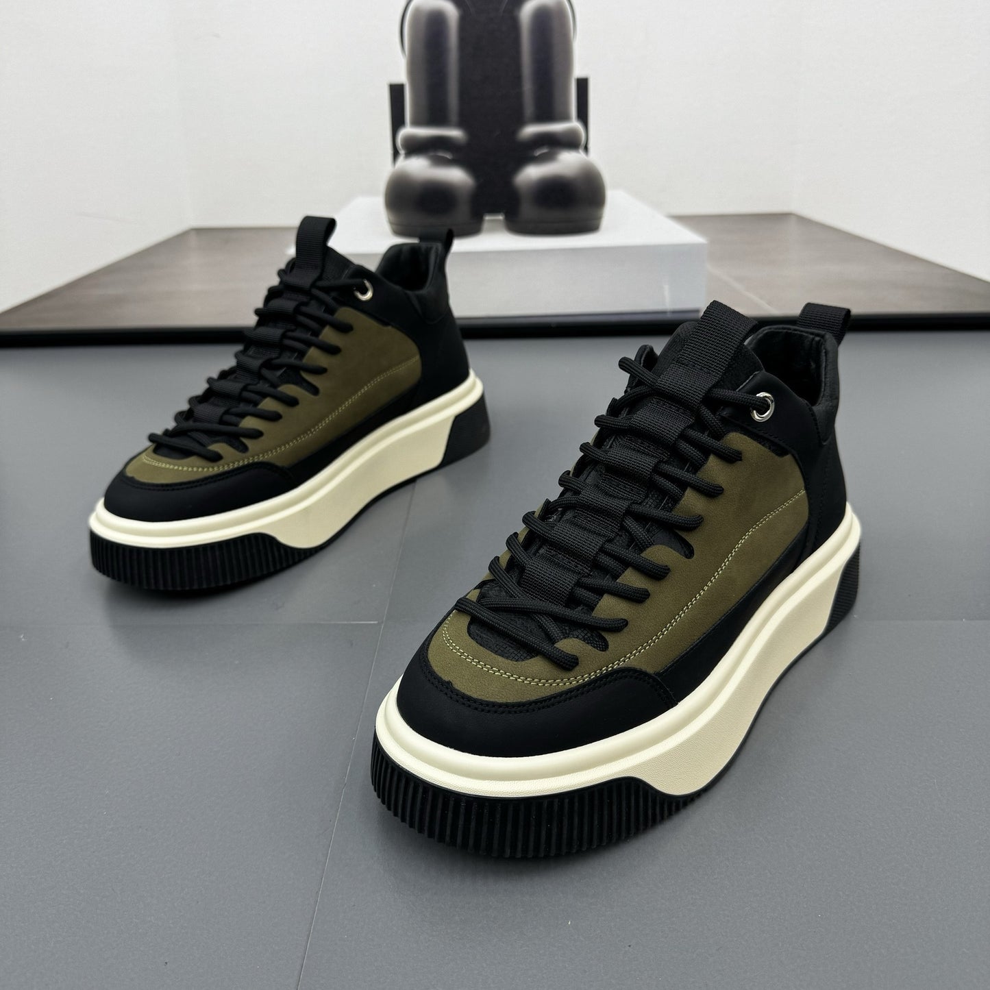 Men’s Sports & Leisure Board Shoes – Thick-Bottom, Height-Increasing Sneakers