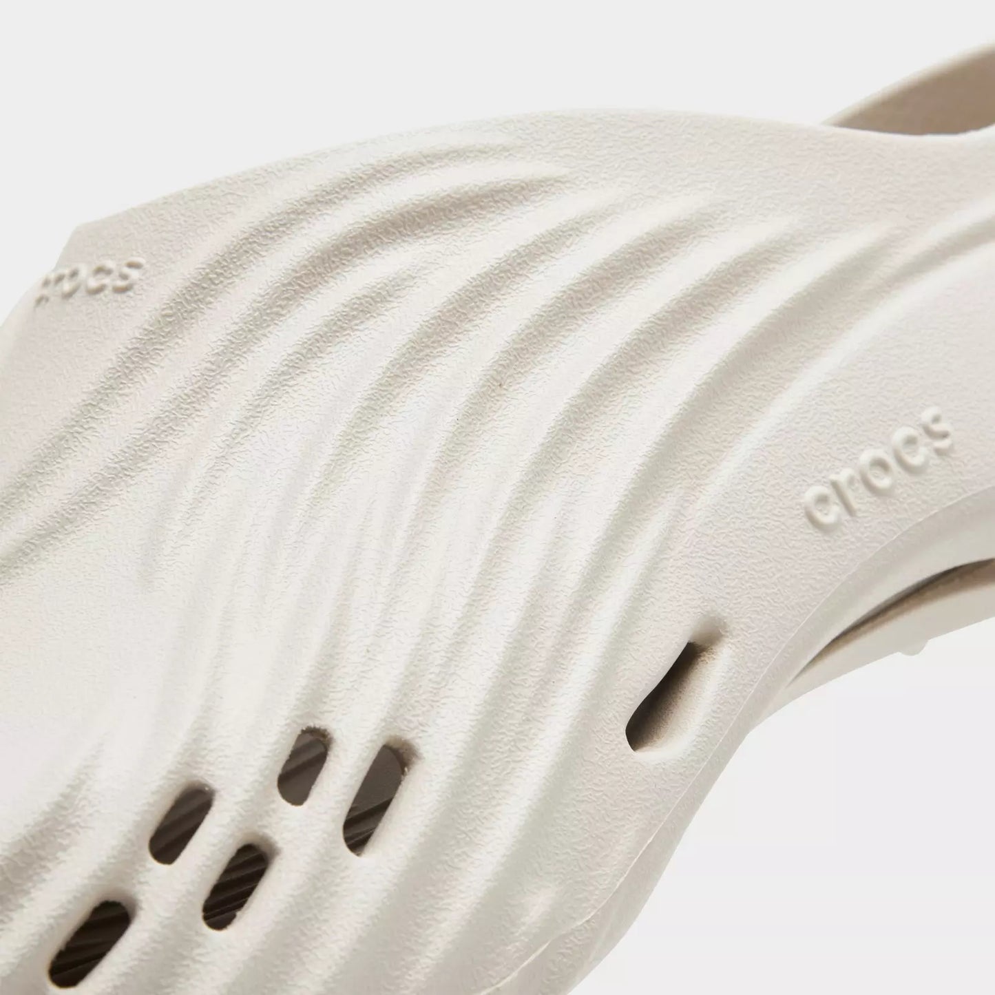 Men's Crocs Echo Wave Clog Shoes