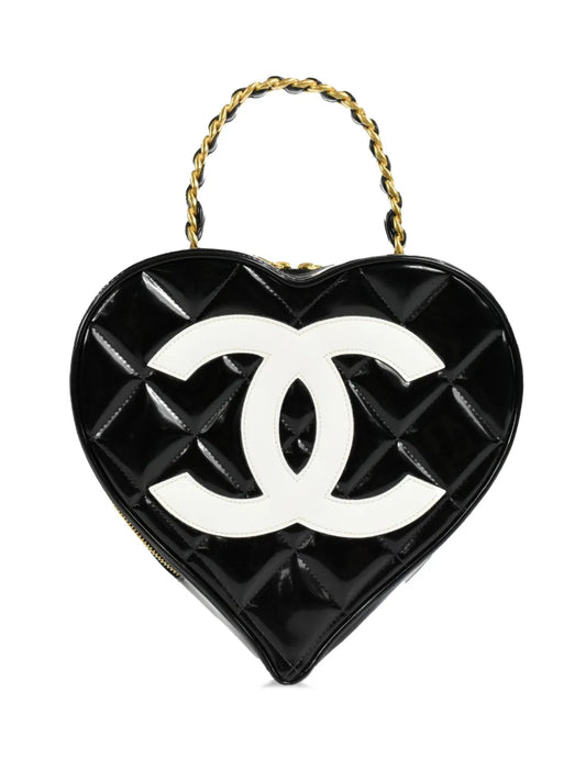 CHANEL 1995 CC Heart diamond quilted vanity bag