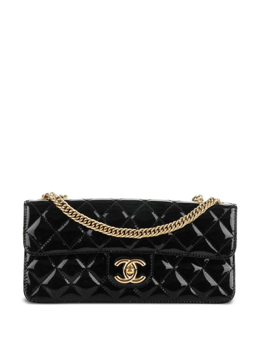 CHANEL 2005 diamond quilted shoulder bag