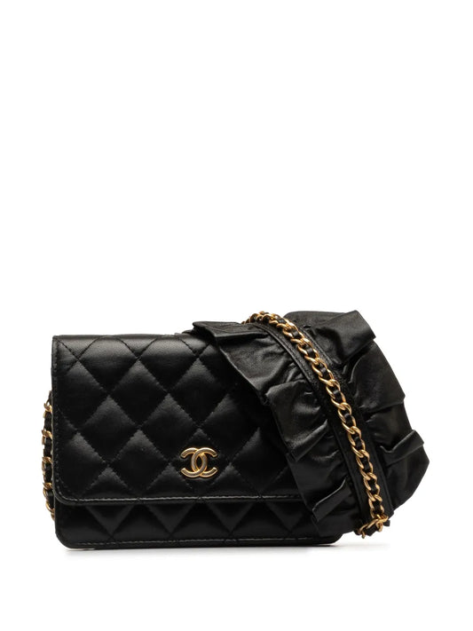 CHANEL 2020 Romance Wallet on chain