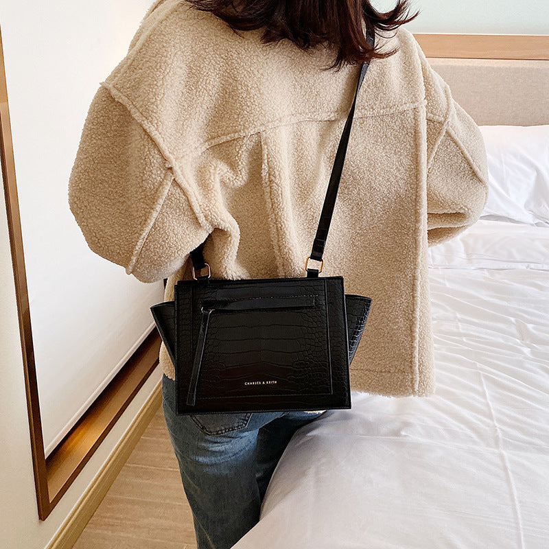 Fashion Western Style Large Capacity Messenger Bag for Women