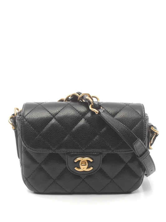 CHANEL 2021s mini matelassé shoulder bag