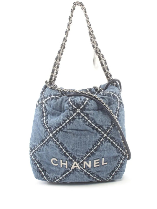 CHANEL 2021s Chanell 22 mini bag
