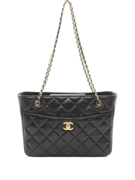 CHANEL 2021 small diamond quilted shoulder bag