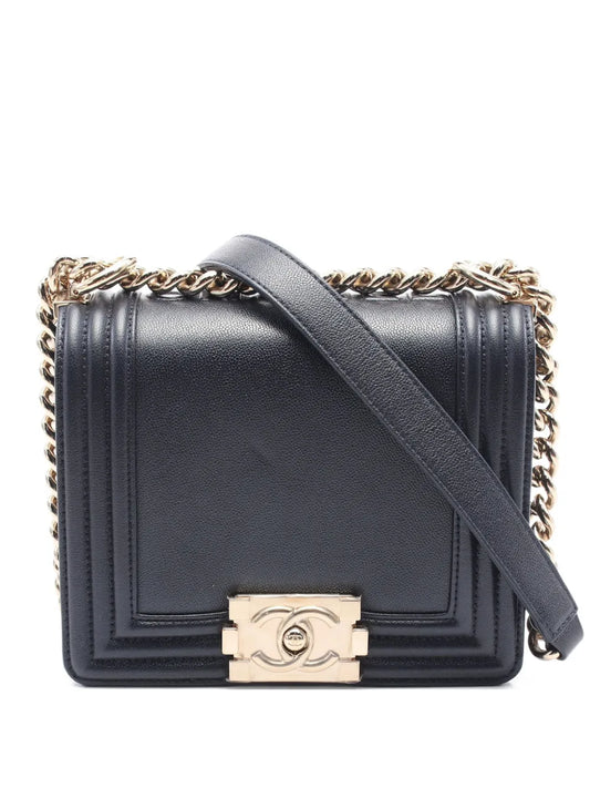 CHANEL 2021 Boy Chanel shoulder bag