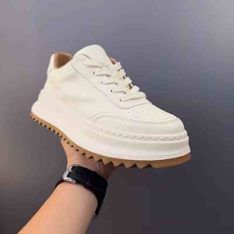 Men’s Retro White Leather Shoes – Casual & Stylish