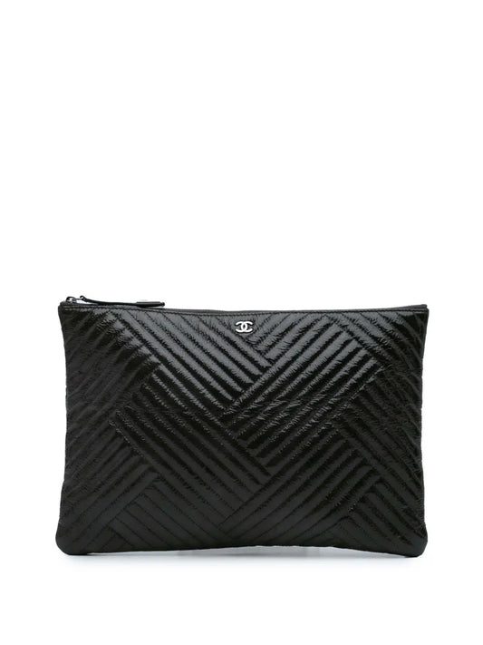 CHANEL 2015 2016 Large CC Distressed Quilted Patent Chevron Crossing O Case clutch bag