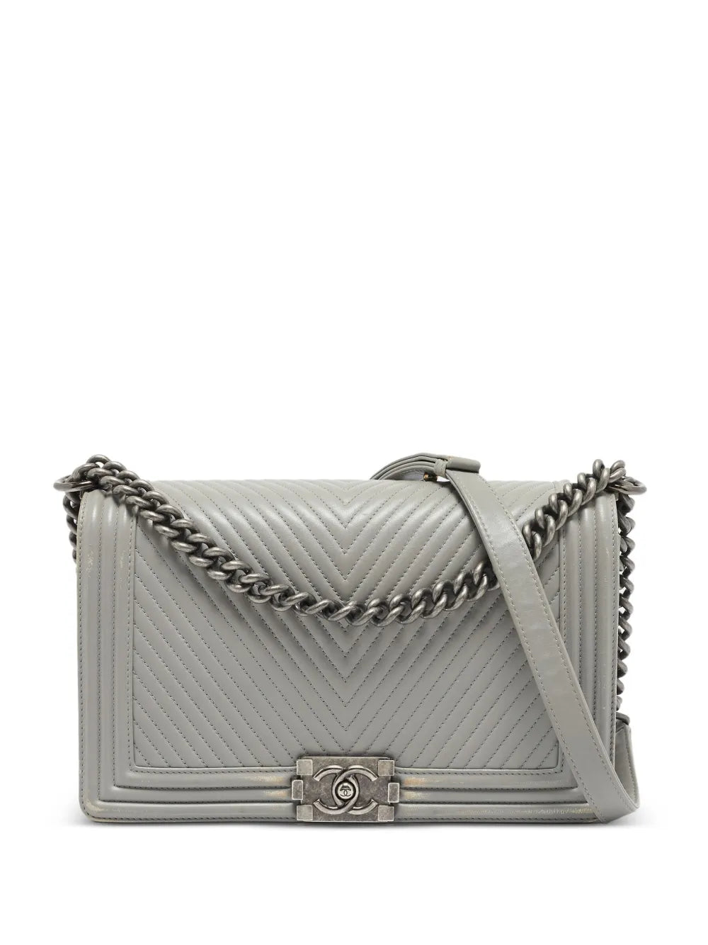 CHANEL quilted leather shoulder bag