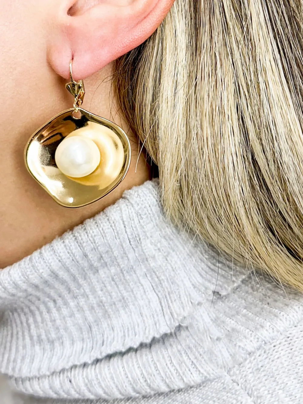 SERPUI shell pearl earrings