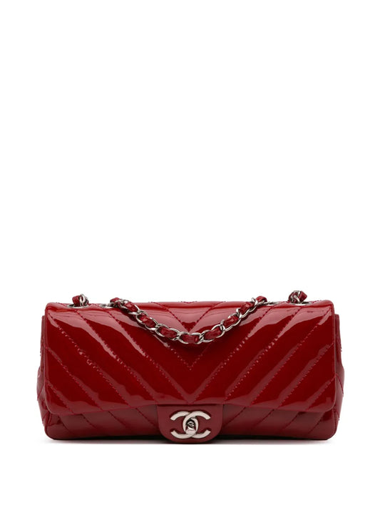 CHANEL 2009 2010 Classic Chevron Patent East West Single Flap shoulder bag