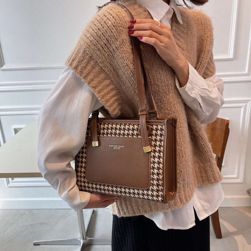Plaid Large Capacity Commuter Bag for Women – Stylish Work Tote