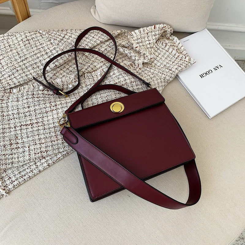 Fashionable Wide Strap Shoulder Messenger Bag for Women