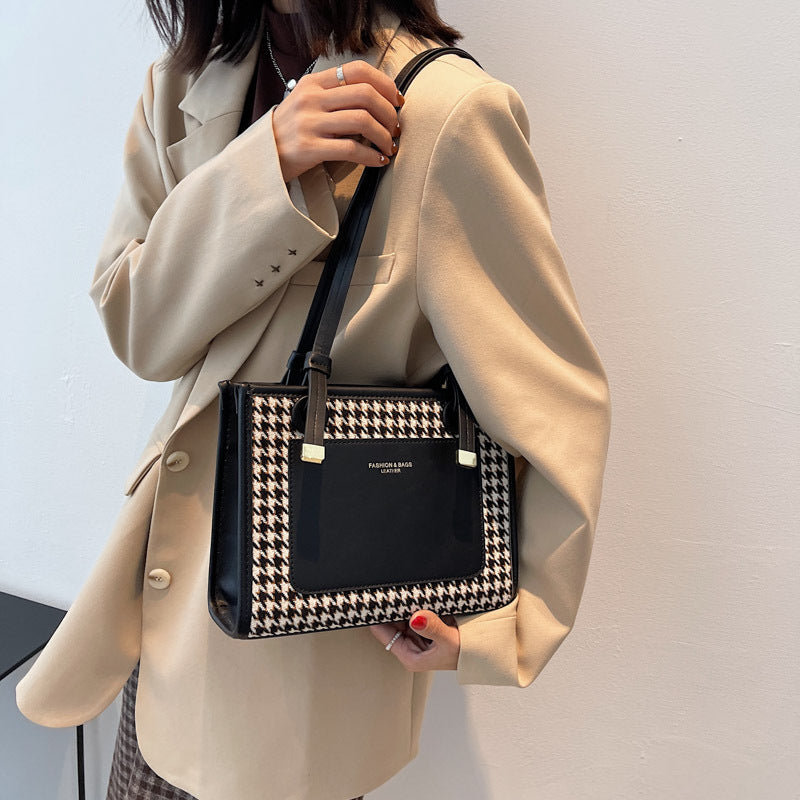 Plaid Large Capacity Commuter Bag for Women – Stylish Work Tote