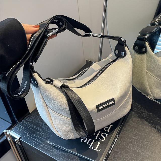 Best-Selling Women’s Crossbody Bag – Versatile Dumpling Design