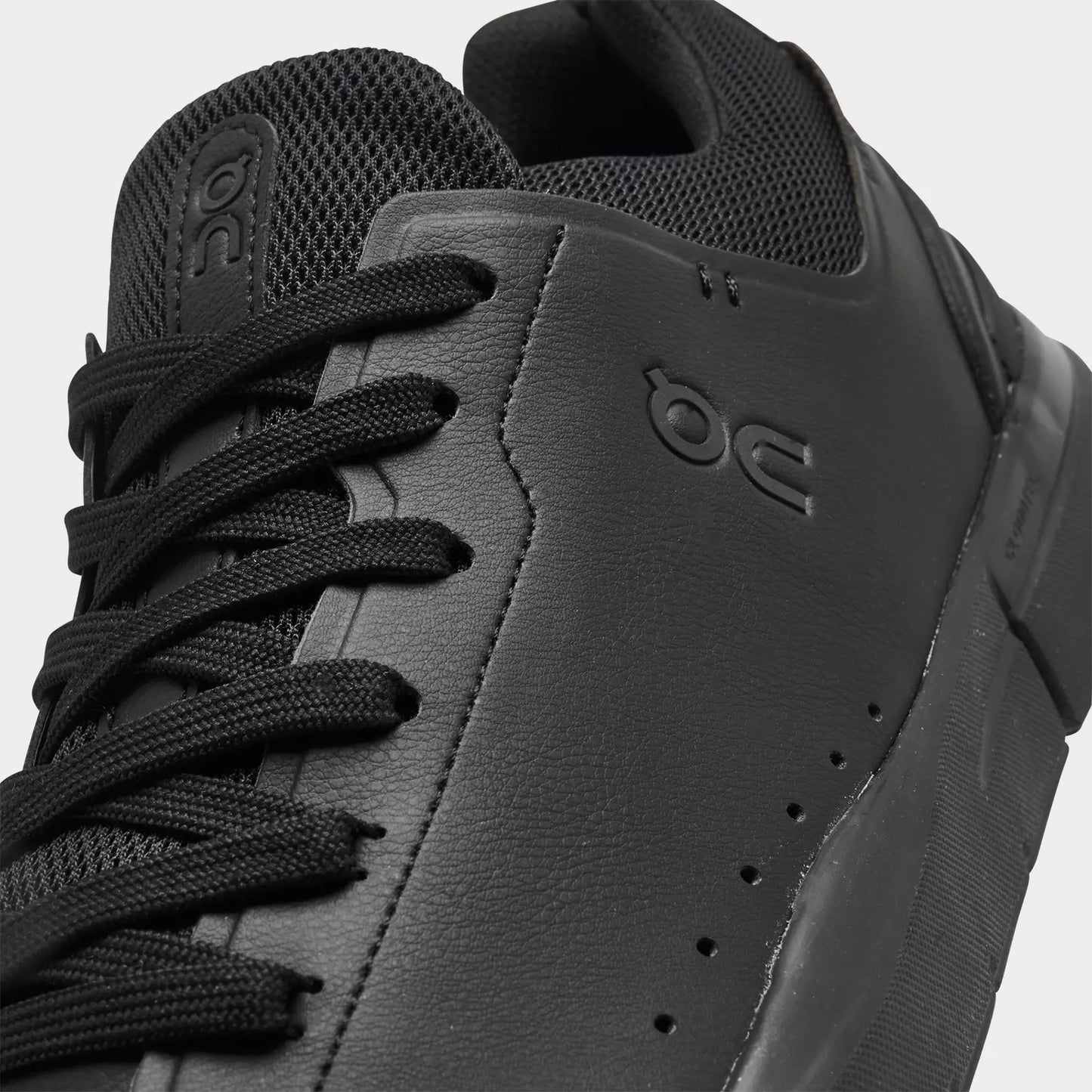 Men's On THE ROGER Advantage Casual Shoes