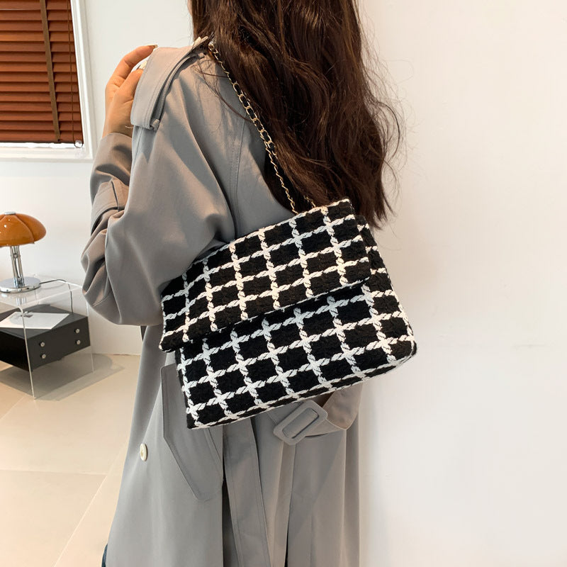 Women’s Autumn Check Pattern Shoulder Bag | Trendy Plaid Fashion Handbag