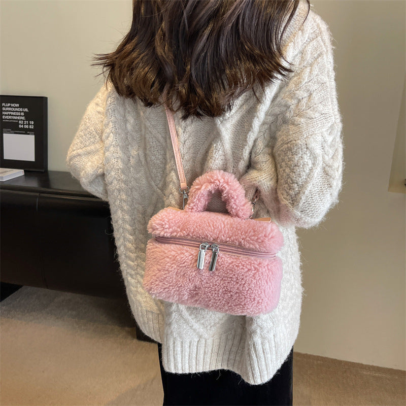Women’s Lamb Wool Bag – Cozy Plush Winter Shoulder Handbag