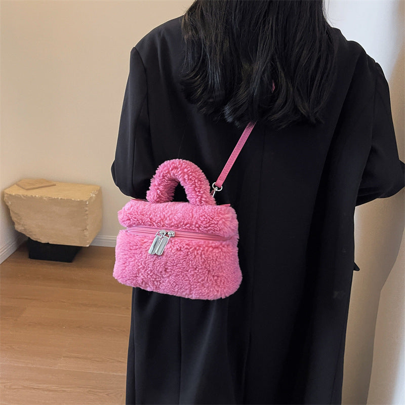 Women’s Lamb Wool Bag – Cozy Plush Winter Shoulder Handbag