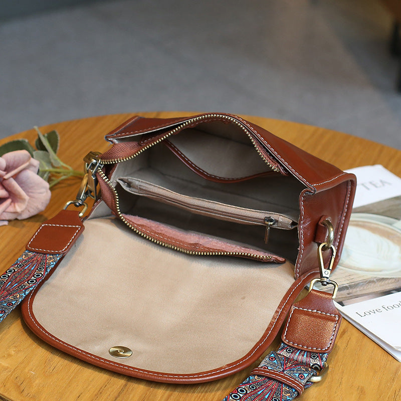 Simple Cowhide Messenger Bag for Girls Commuting Style
