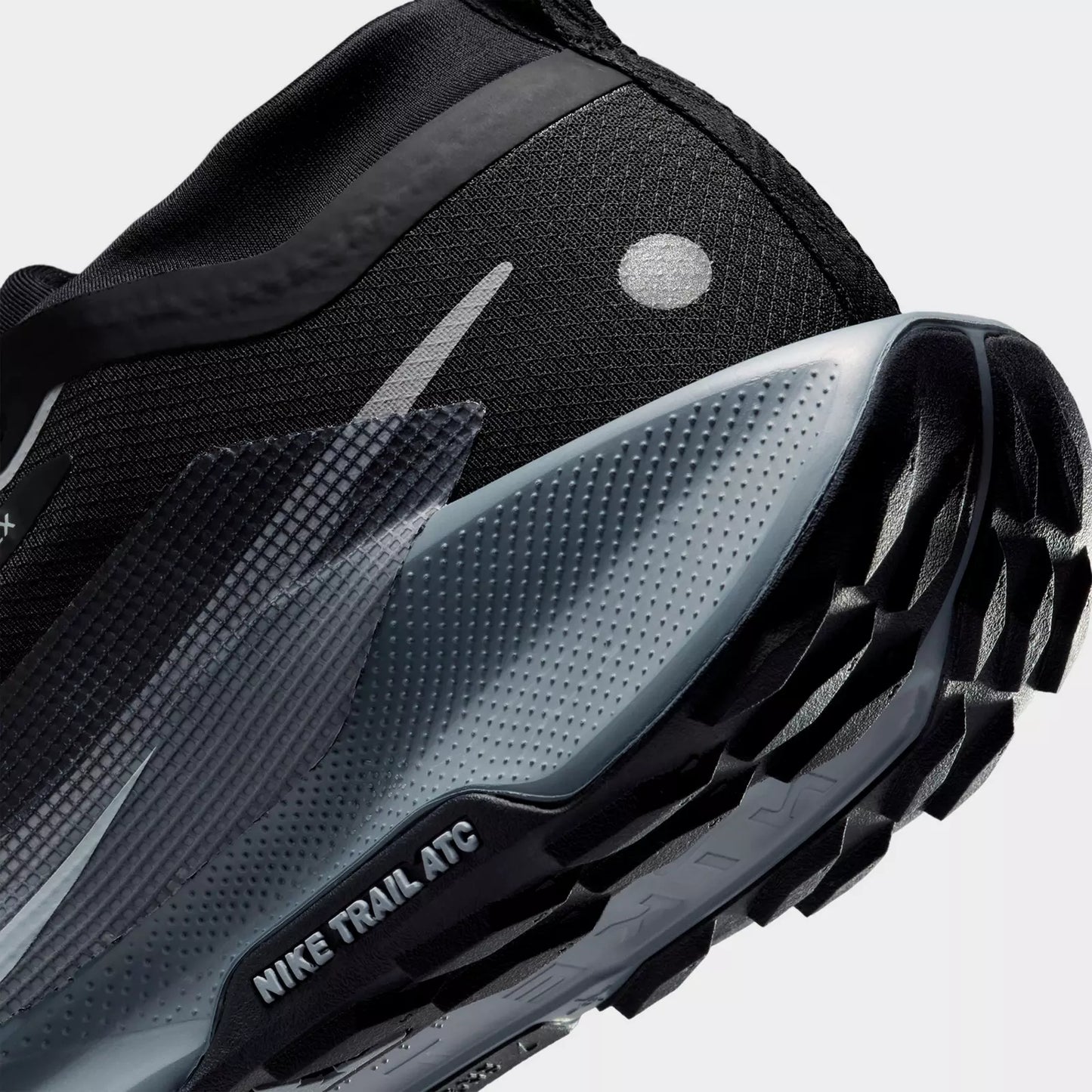 Men's Nike Pegasus Trail 5 GORE-TEX Waterproof Trail Running Shoes