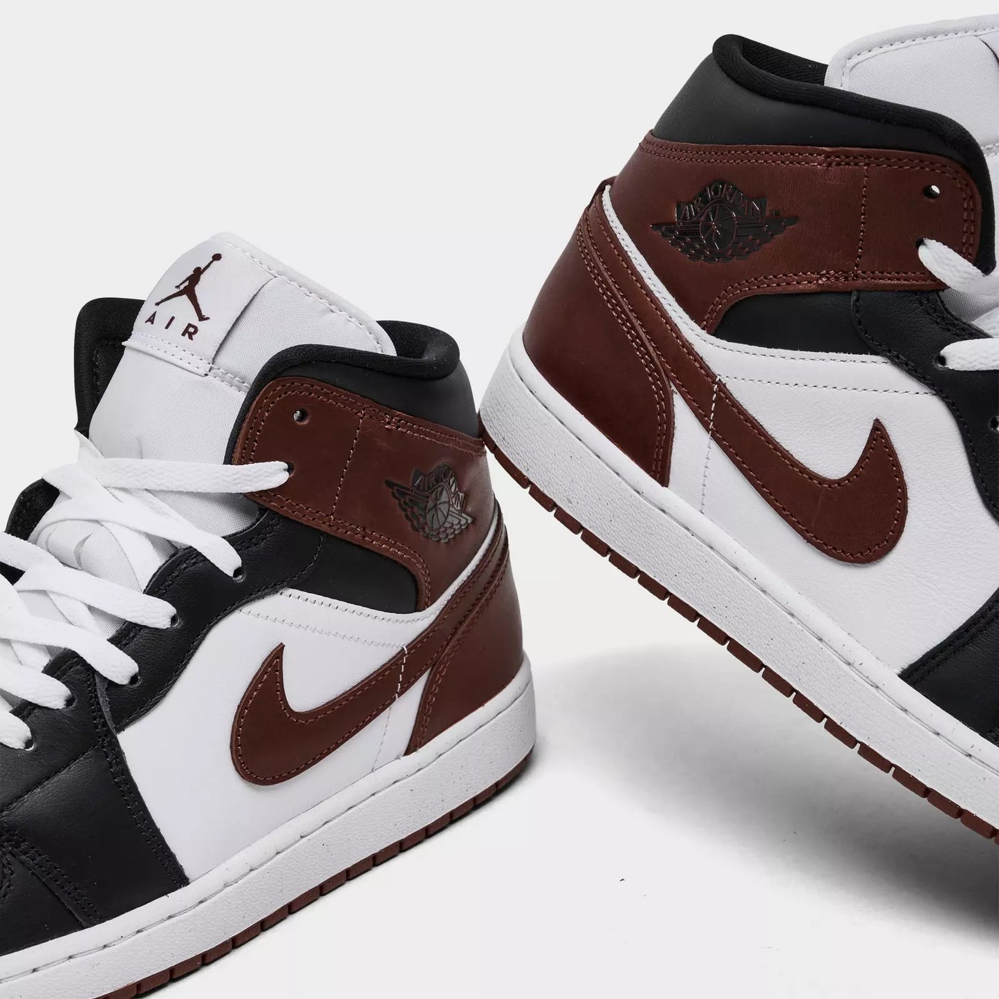 Men's Air Jordan Retro 1 Mid SE Casual Shoes