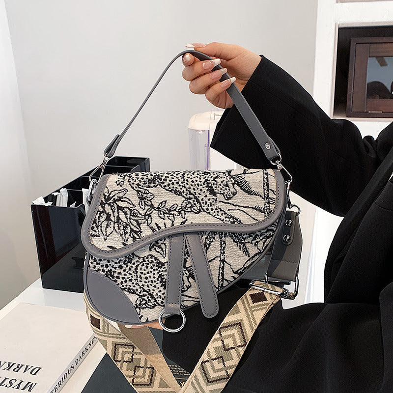 Frosted Contrast Color Shoulder Bag for Women — simple, stylish, and fully optimized