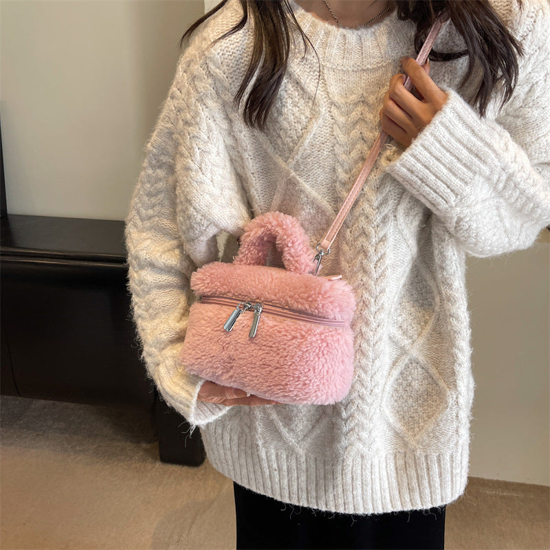 Women’s Lamb Wool Bag – Cozy Plush Winter Shoulder Handbag