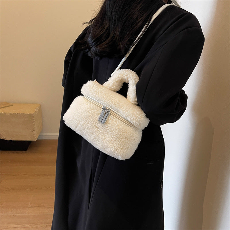 Women’s Lamb Wool Bag – Cozy Plush Winter Shoulder Handbag