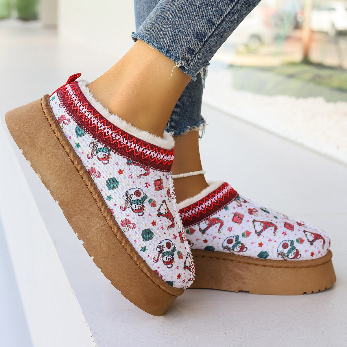 Women’s Christmas Print Ankle Boots – Plush Lined Slip-On Winter Shoes