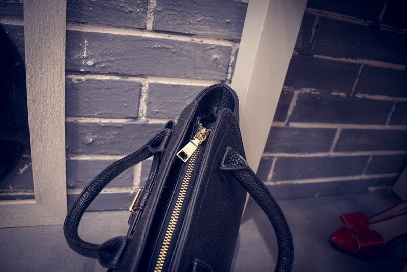 Women’s Fashion Shoulder Bag – Stylish Hand Messenger Bag